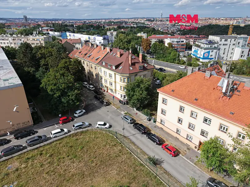 Prodej bytu 1+kk 32 m², Praha – náhled fotky 1