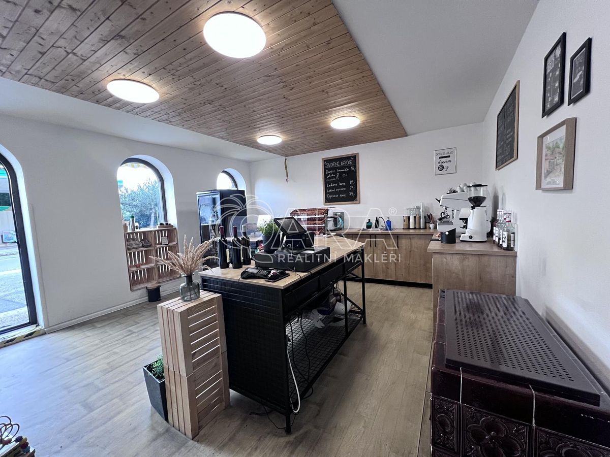 Pronájem obchodního prostoru 37 m² – fotografie 2