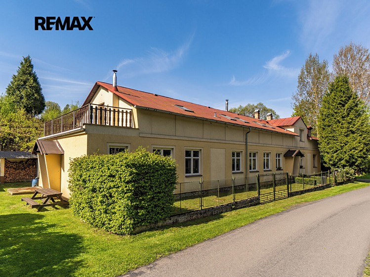 Haus zum Kauf, 421 m² (2 von 28)