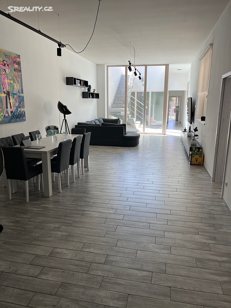 Pronájem bytu 3+kk 115 m²