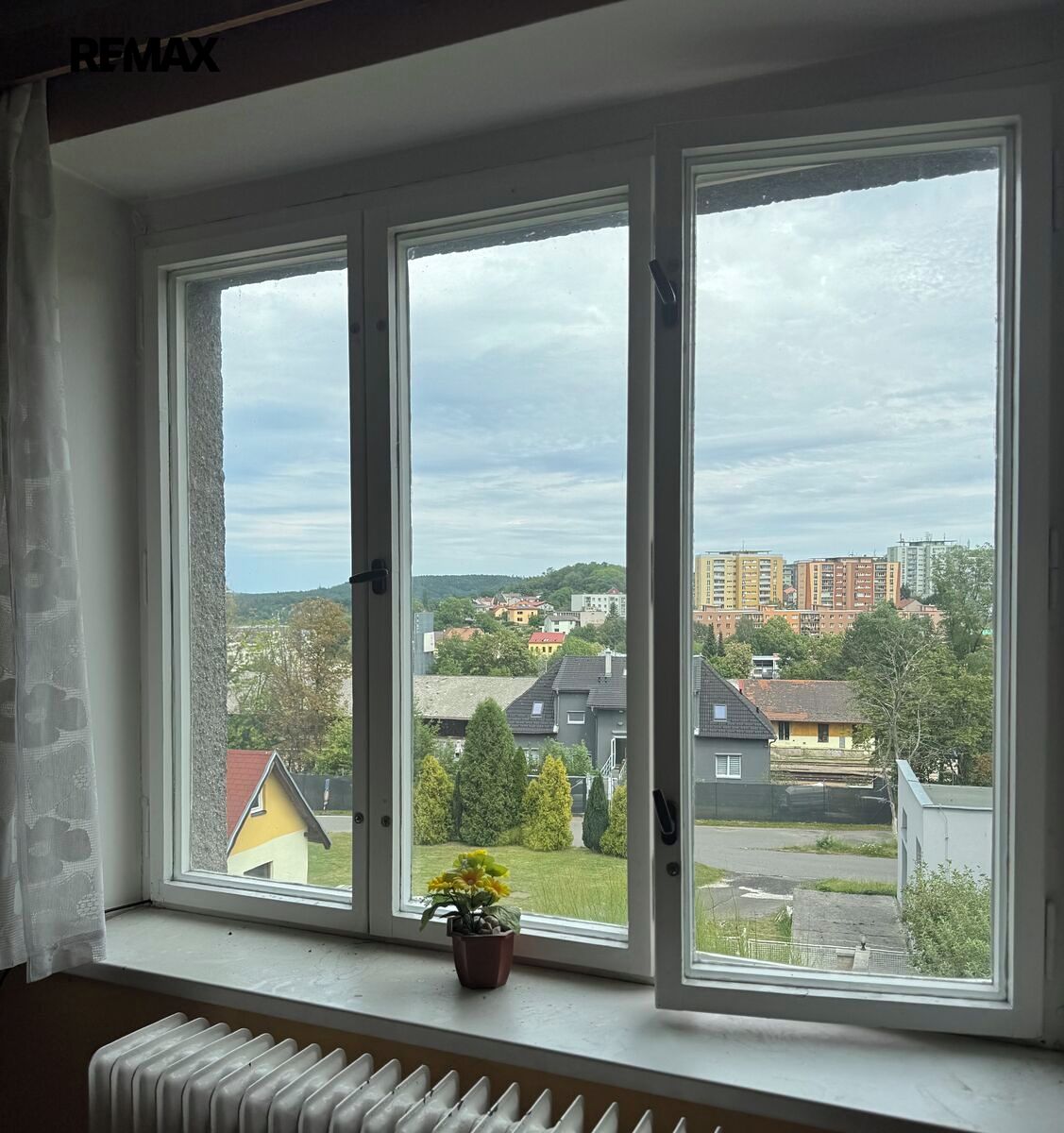 Prodej rodinného domu 238 m², pozemek 806 m² – fotografie 3