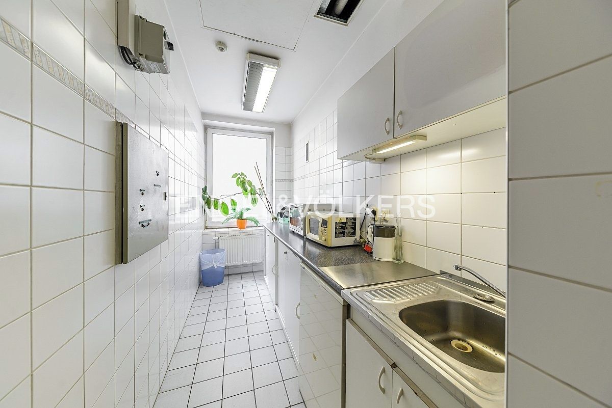 Pronájem kanceláře 28 m² – fotografie 3