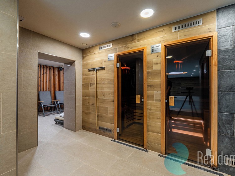 Prodej komerčního prostoru, 953 m² (34 z 52)