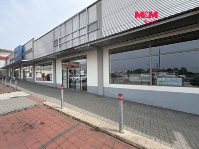 Pronájem obchodního prostoru 420 m²