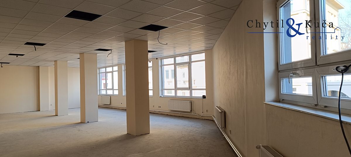 Pronájem obchodního prostoru 170 m² – fotografie 3