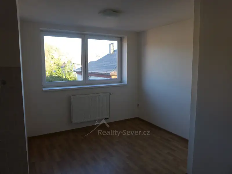 Pronájem bytu 1+1 64 m², Nový Bor – náhled fotky 2
