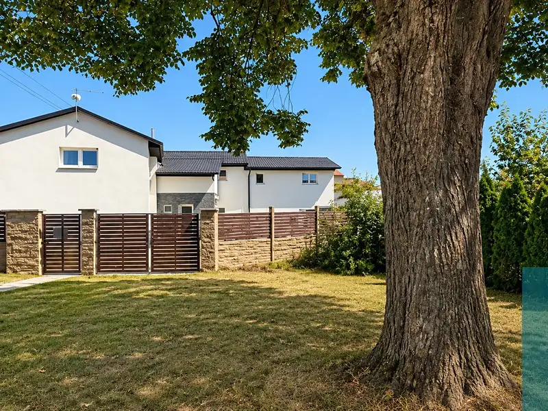 Prodej rodinného domu 158 m², pozemek 341 m², Halenkovice – náhled fotky 2