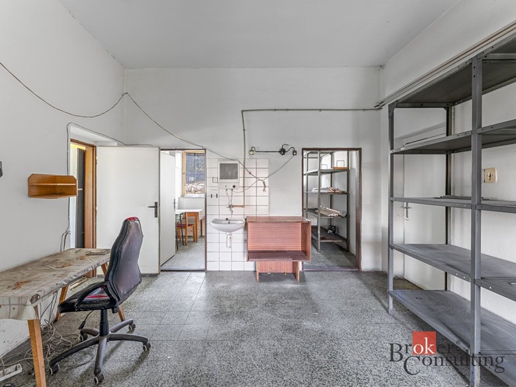 Prodej komerčního prostoru, 149 m² (7 z 13)