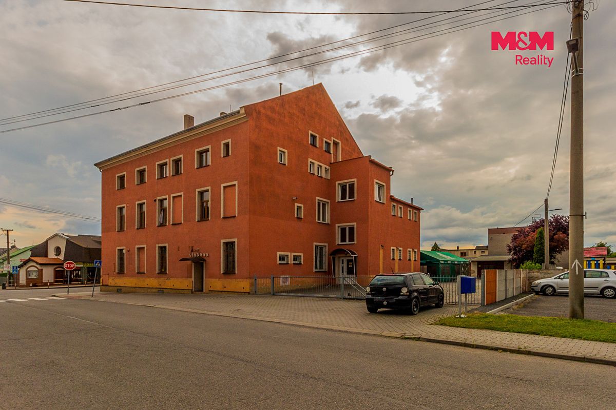 Prodej rodinného domu 1355 m², pozemek 1236 m² – fotografie 2