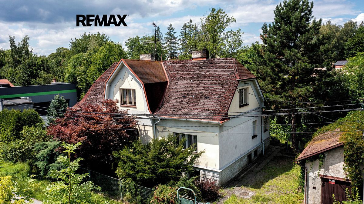 Prodej rodinného domu 288 m², pozemek 1399 m²
