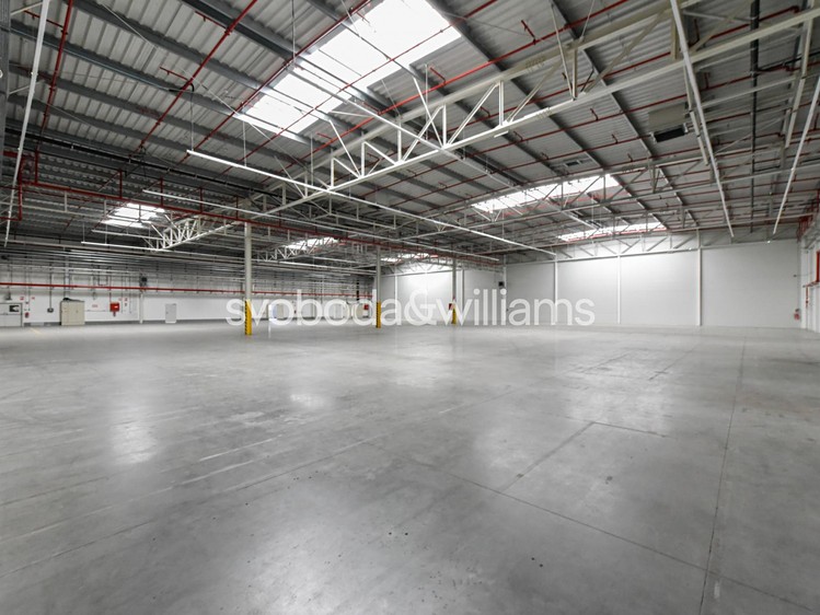 Pronájem komerčního prostoru, 5 000 m² (9 z 14)