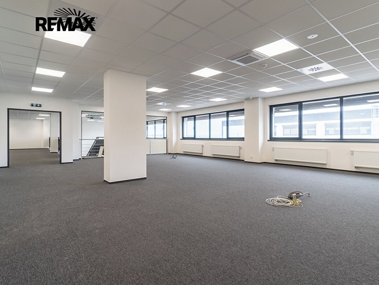 Pronájem komerčního prostoru, 289 m² (9 z 15)