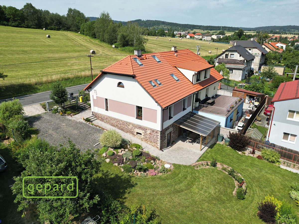 Prodej rodinného domu 131 m², pozemek 875 m² – fotografie 2