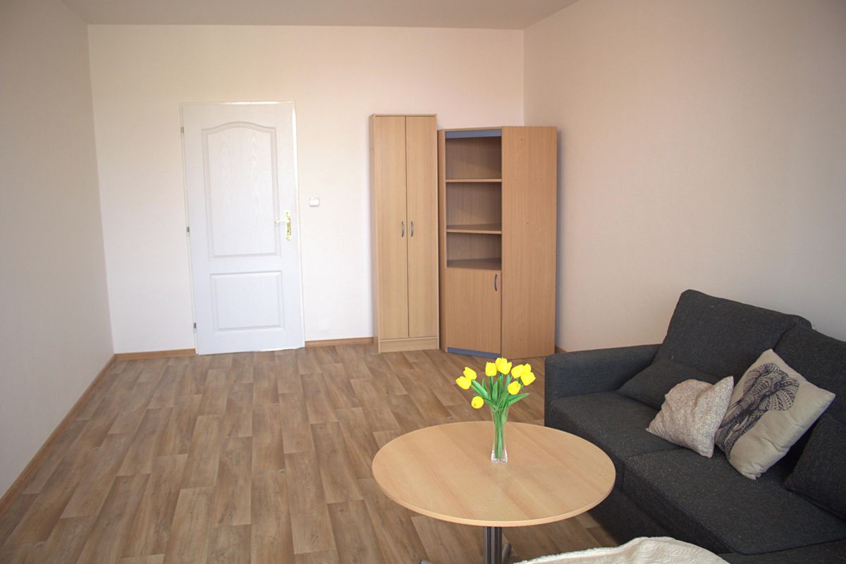 Pronájem bytu 2+1 75 m² – fotografie 2
