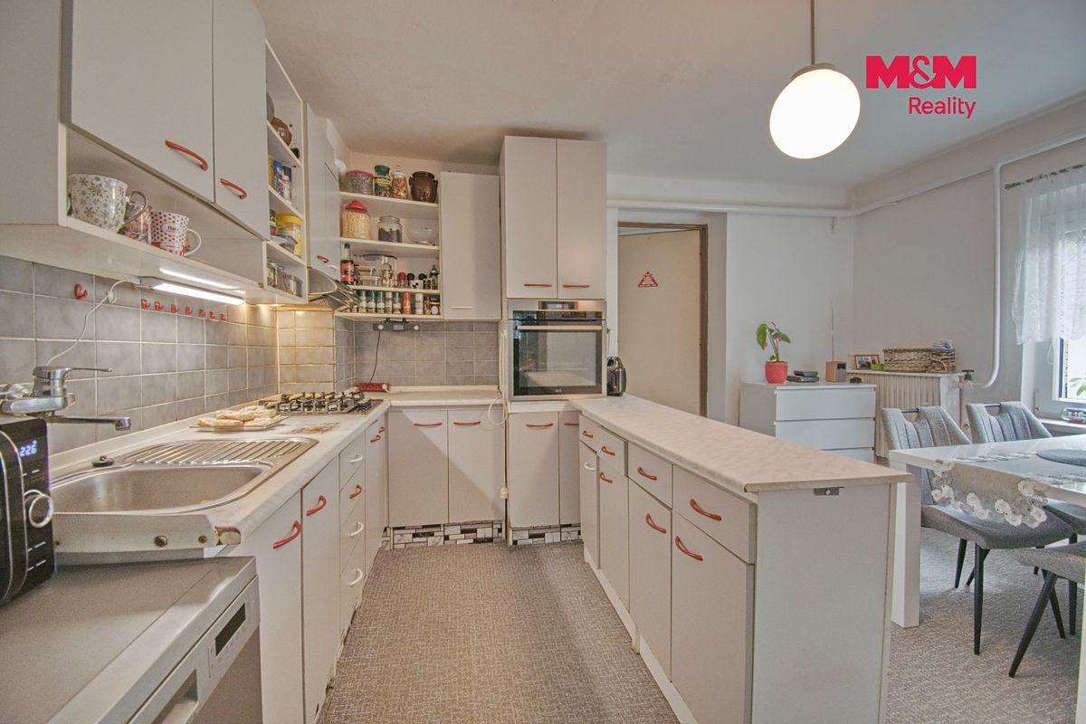 Prodej rodinného domu 106 m², pozemek 1350 m² – fotografie 4