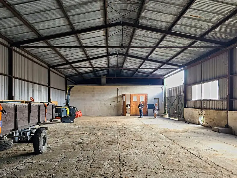 Pronájem skladového prostoru 635 m², Lično – náhled fotky 3
