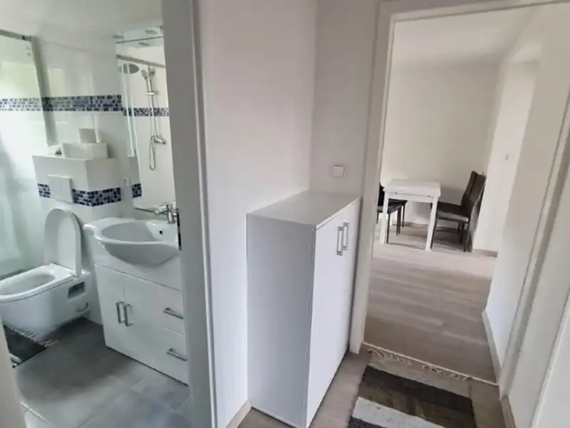 Prodej bytu 2+1 50 m², Praha – náhled fotky 2