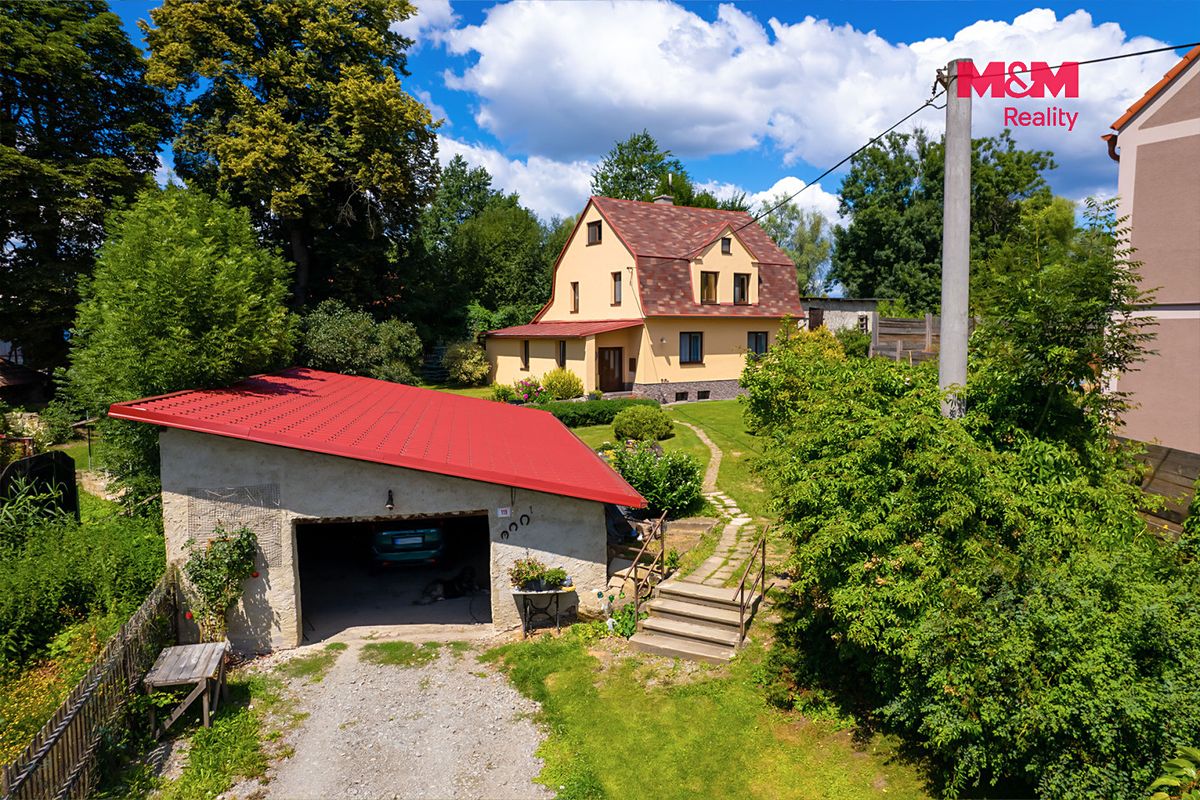 Prodej rodinného domu 140 m², pozemek 1758 m² – fotografie 2