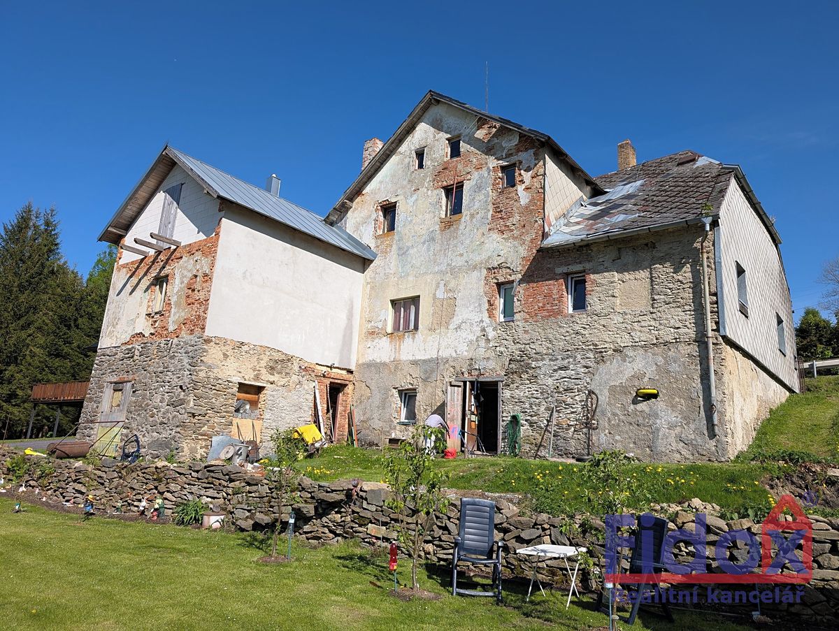 Prodej rodinného domu 430 m², pozemek 829 m² – fotografie 3