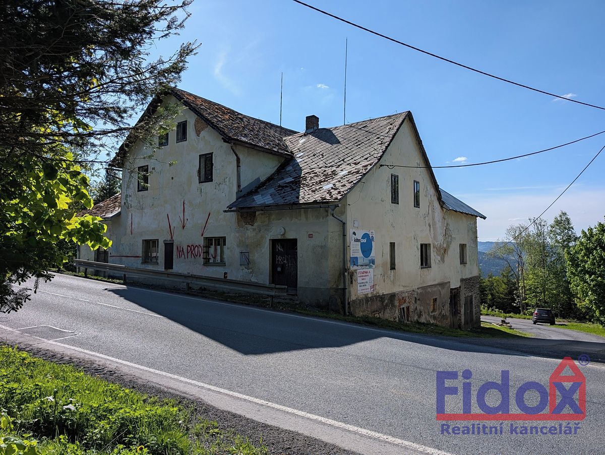 Prodej rodinného domu 430 m², pozemek 829 m² – fotografie 5