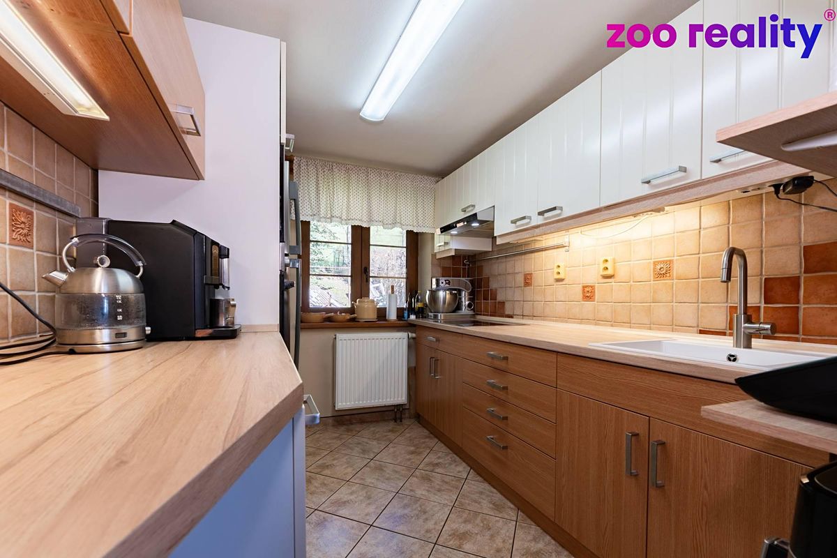Prodej rodinného domu 180 m², pozemek 2284 m² – fotografie 3
