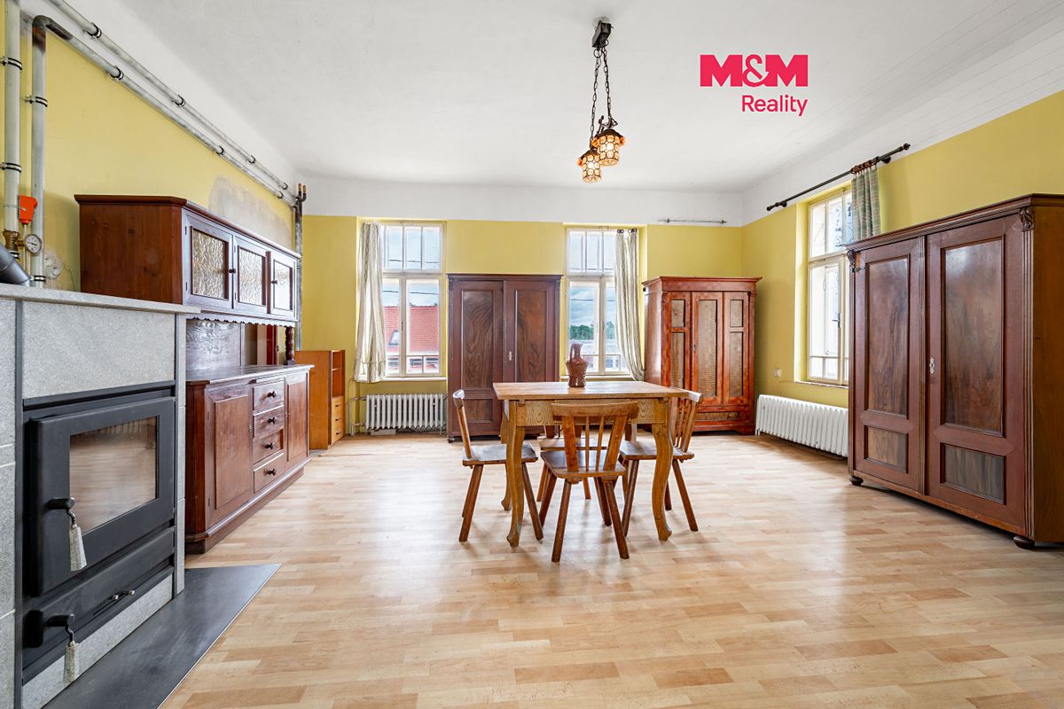 Prodej rodinného domu 180 m², pozemek 1056 m²
