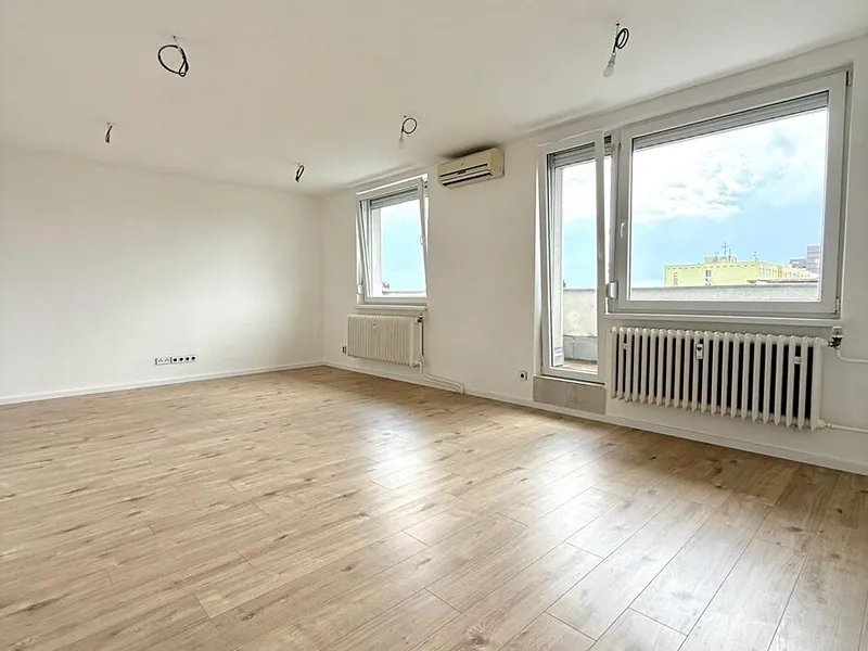 Prodej bytu 3+1 v osobním vlastnictví 86 m², Praha 9 - Letňany