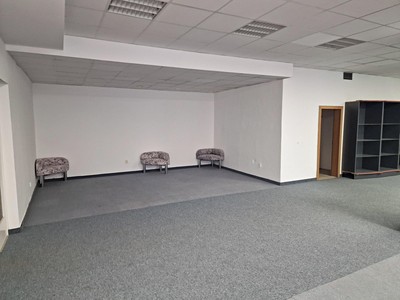 Комерційне приміщення в оренду, 224 м² (3 з 9)