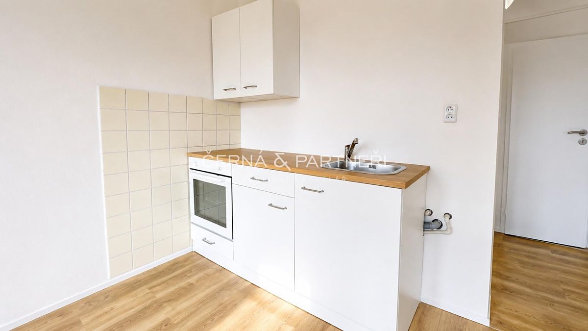 Pronájem bytu 1+1 37 m² – fotografie 2