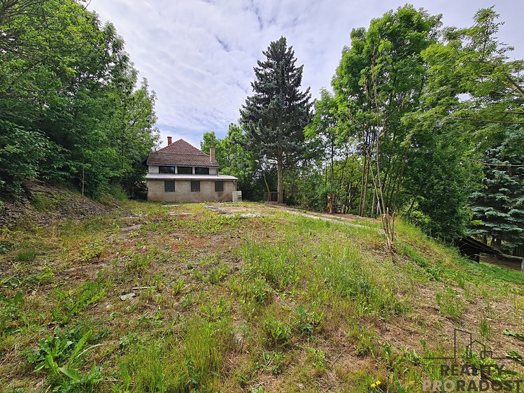 Prodej pozemku, 530 m² (1 z 12)