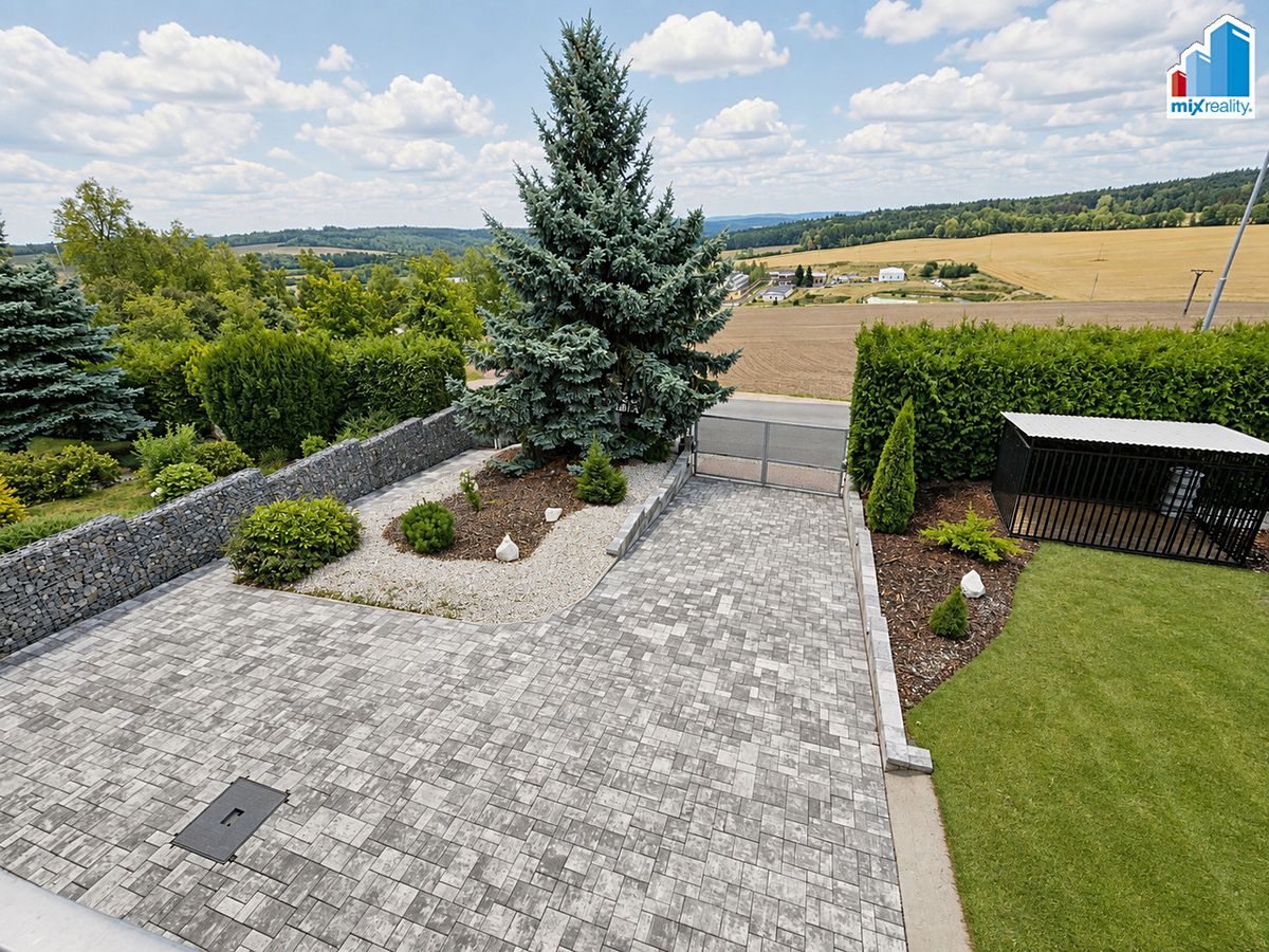 Prodej rodinného domu 261 m², pozemek 806 m² – fotografie 5