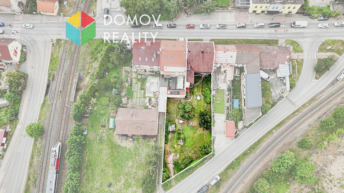Prodej rodinného domu 199 m², pozemek 860 m² – fotografie 3