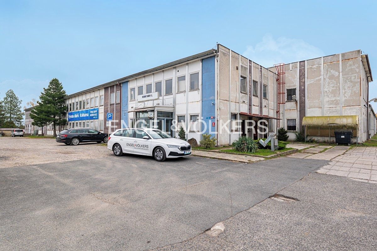 Pronájem skladového prostoru 1218 m²