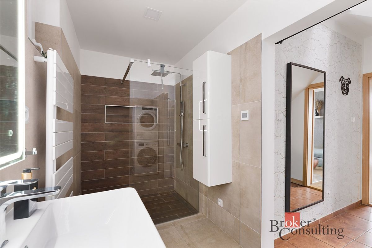 Prodej rodinného domu 66 m², pozemek 327 m² – fotografie 3