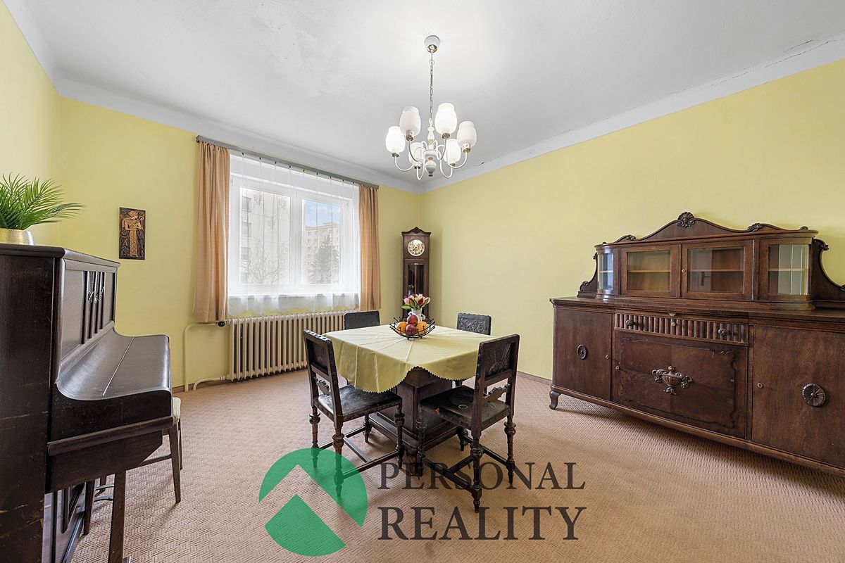Prodej rodinného domu 162 m², pozemek 803 m² – fotografie 2