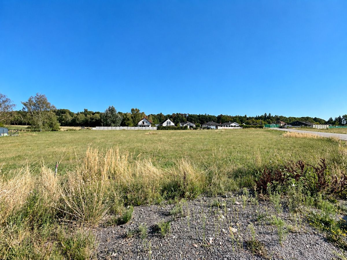 Prodej stavebního pozemku 1032 m² – fotografie 2