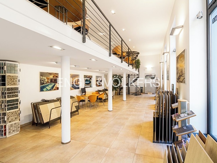 Pronájem komerčního prostoru, 364 m² (2 z 13)