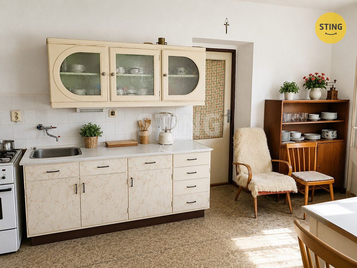 Prodej rodinného domu 140 m², pozemek 684 m² – fotografie 3