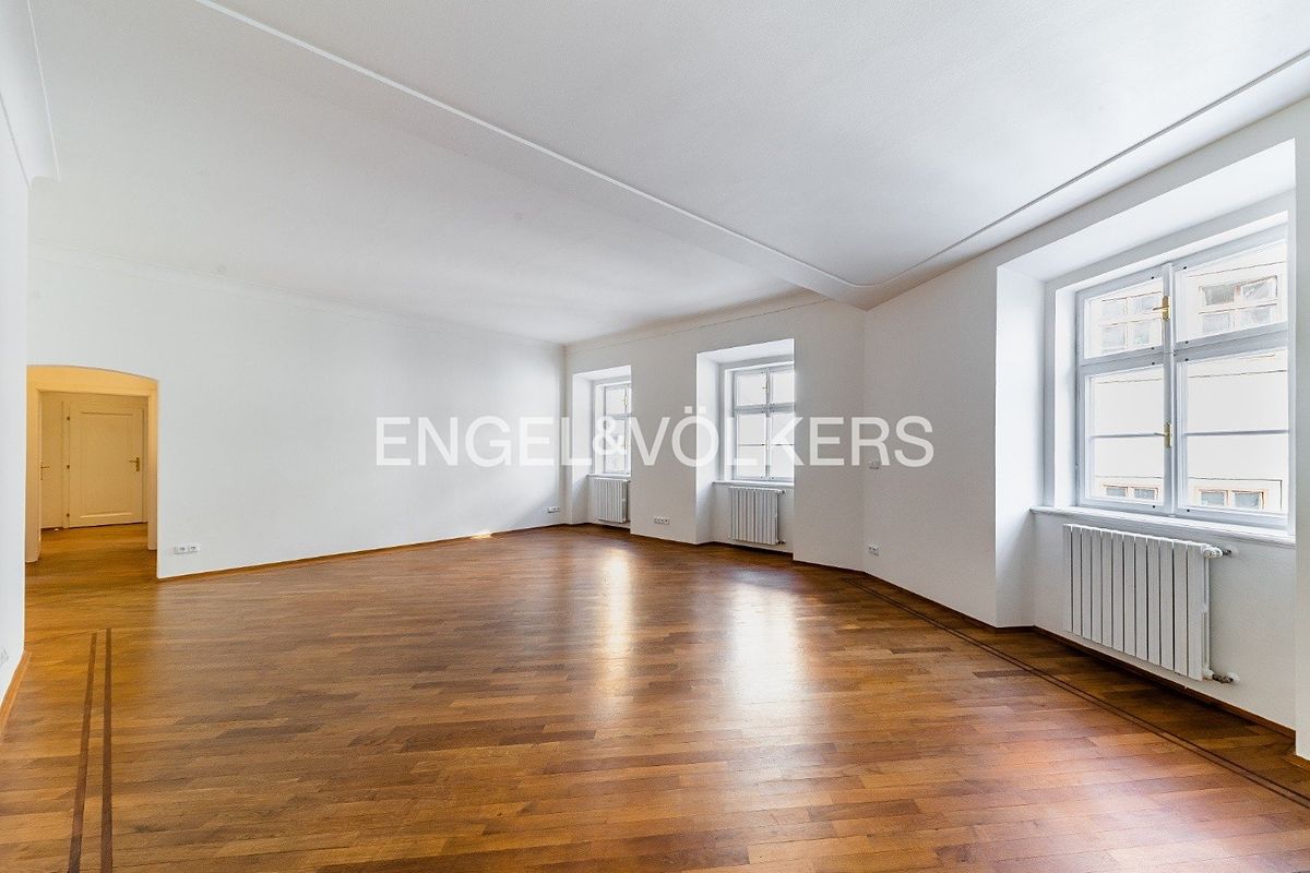 Pronájem bytu 4+1 170 m² – fotografie 2