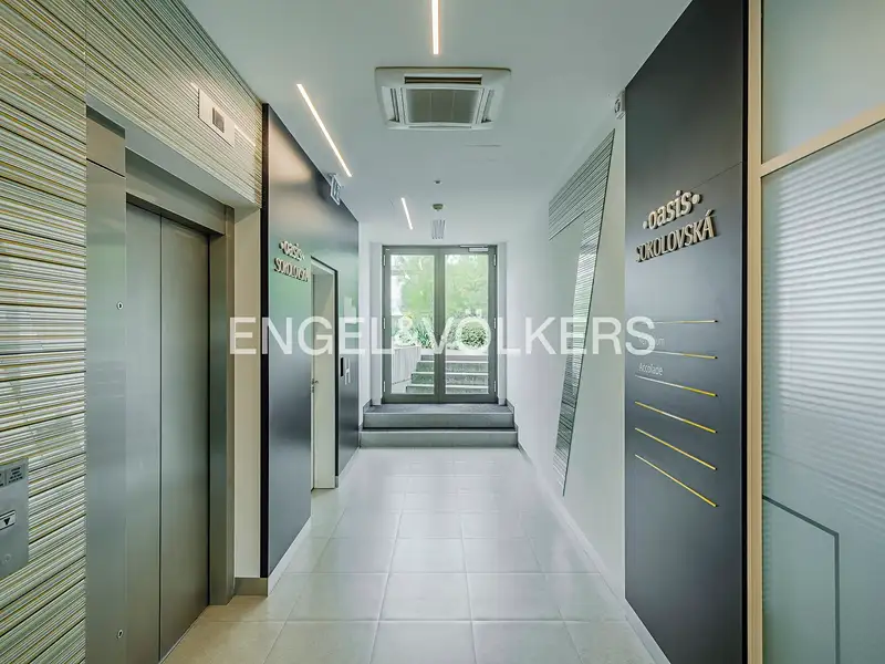Pronájem kanceláře 311 m², Praha – náhled fotky 2