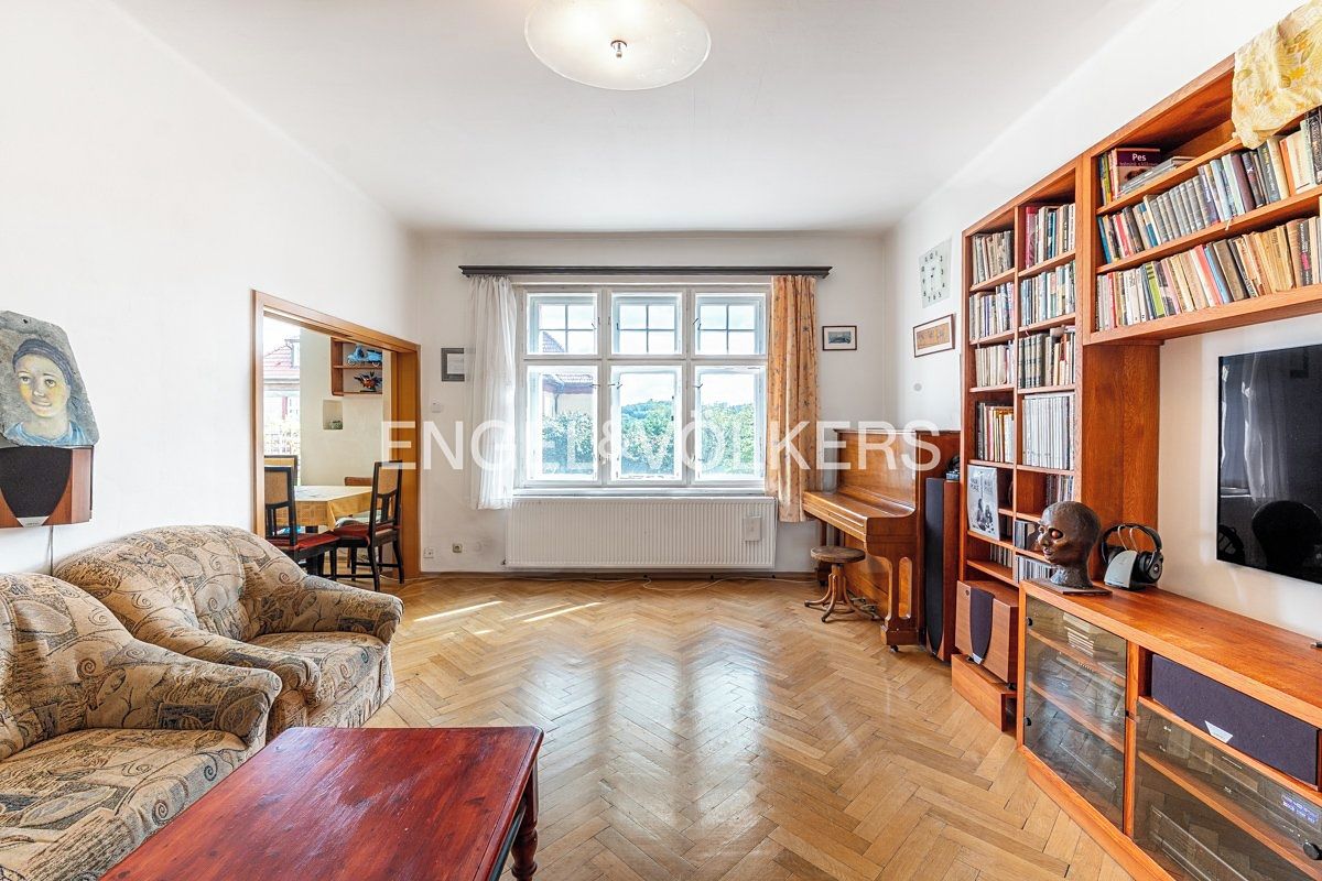Prodej rodinného domu 255 m², pozemek 740 m² – fotografie 4
