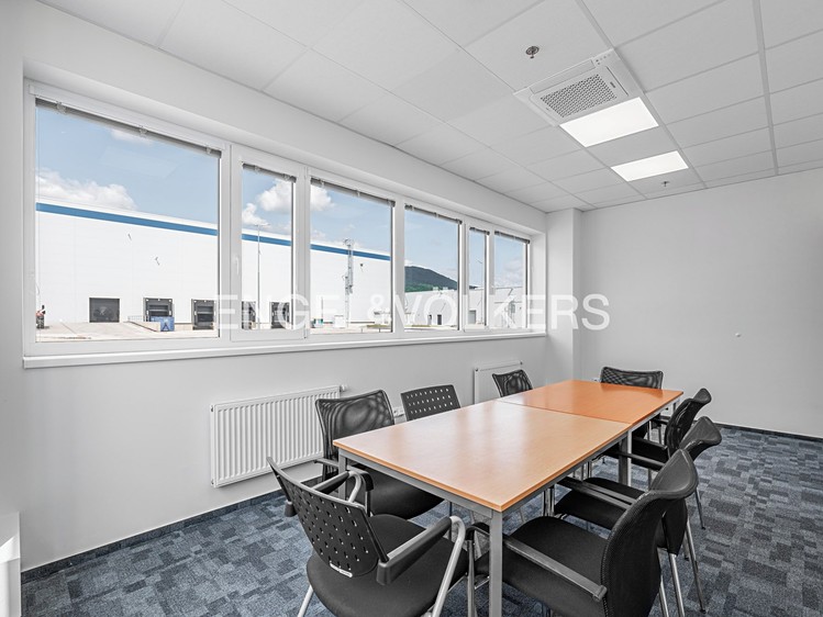 Pronájem komerčního prostoru, 4 200 m² (5 z 8)