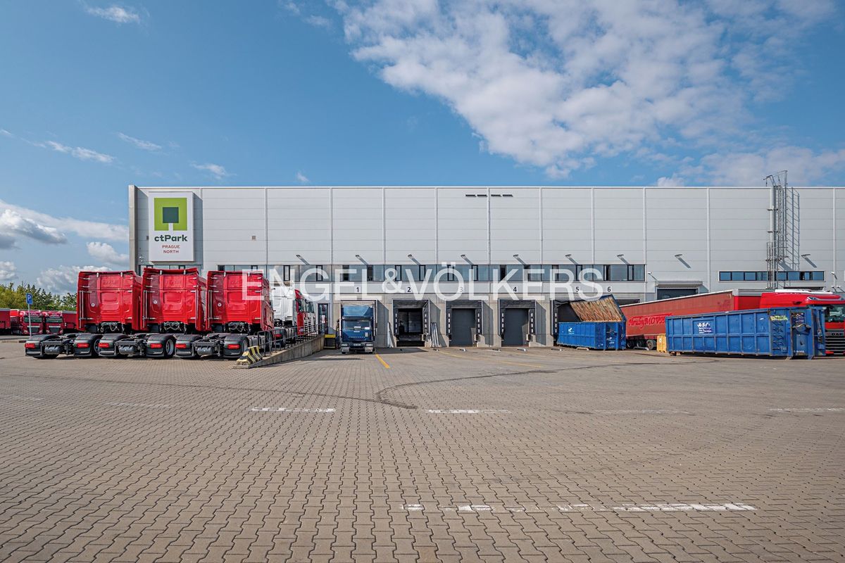 Pronájem skladového prostoru 300000 m² – fotografie 3