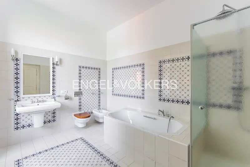 Pronájem rodinného domu 827 m², pozemek 7900 m², Praha – náhled fotky 3