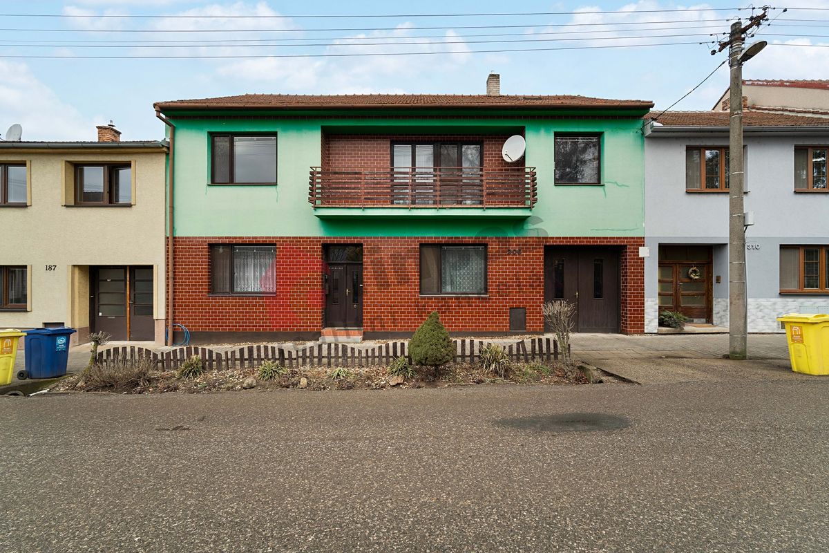 Prodej rodinného domu 335 m², pozemek 542 m² – fotografie 5