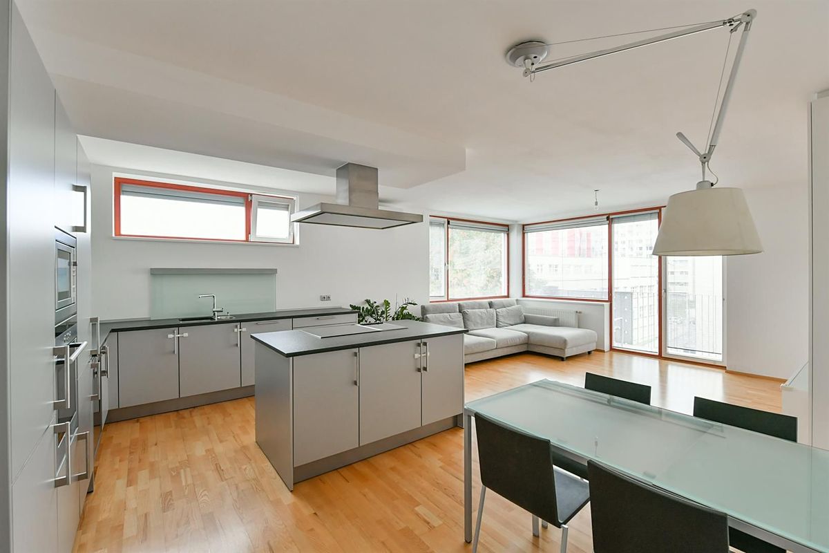 Pronájem bytu 3+kk 90 m²
