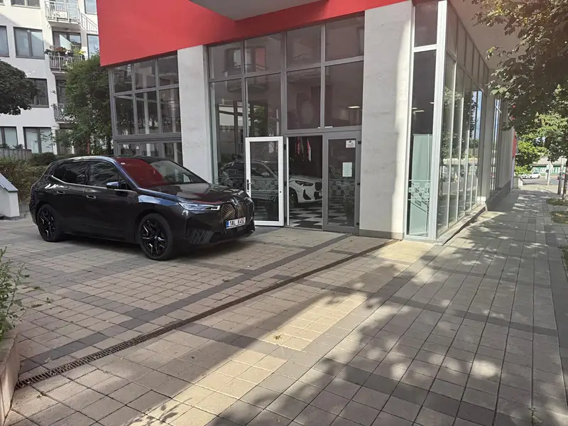 Prodej obchodního prostoru 380 m², Praha – náhled fotky 2
