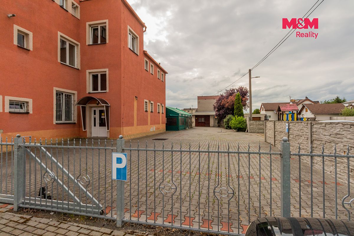Prodej rodinného domu 1355 m², pozemek 1236 m² – fotografie 3