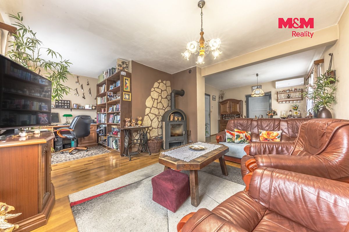 Prodej rodinného domu 128 m², pozemek 815 m² – fotografie 3