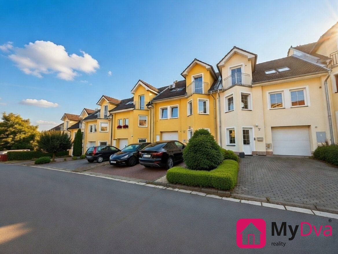 Prodej rodinného domu 195 m², pozemek 124 m² – fotografie 2